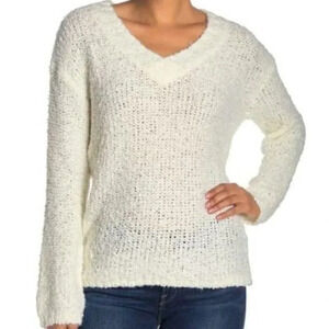 Susina Fluffy Boucle Knit Sweater V-Neck Long Sleeve Pullover White Snow
